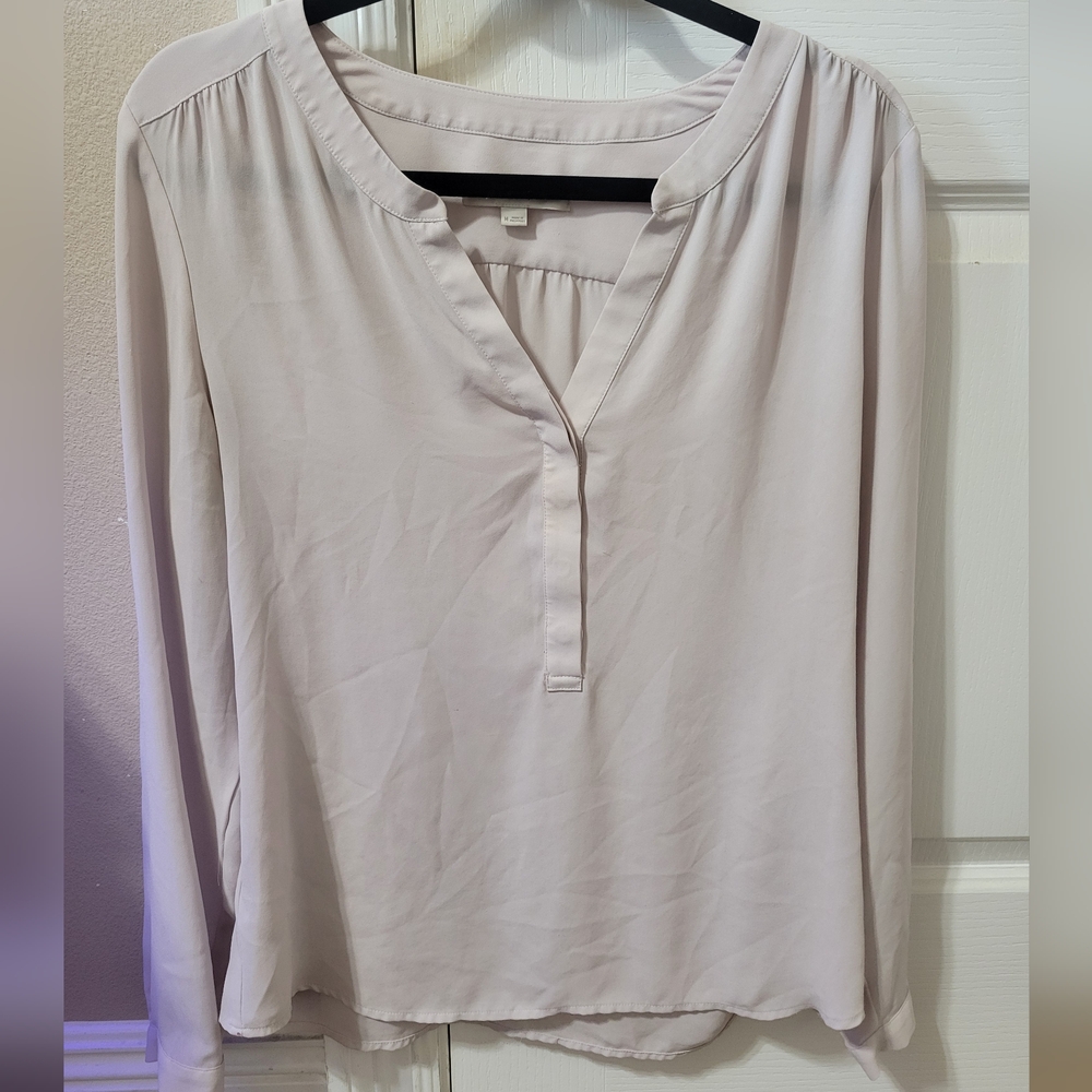 Womens Light V-Neck Long-Sleeve Shirt